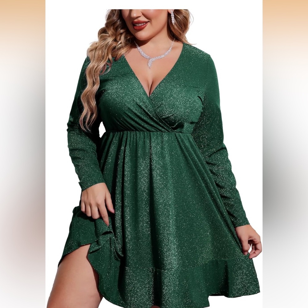 NWT In’Voland Green V-neck Long Sleeve Glitter Dress Size 20W